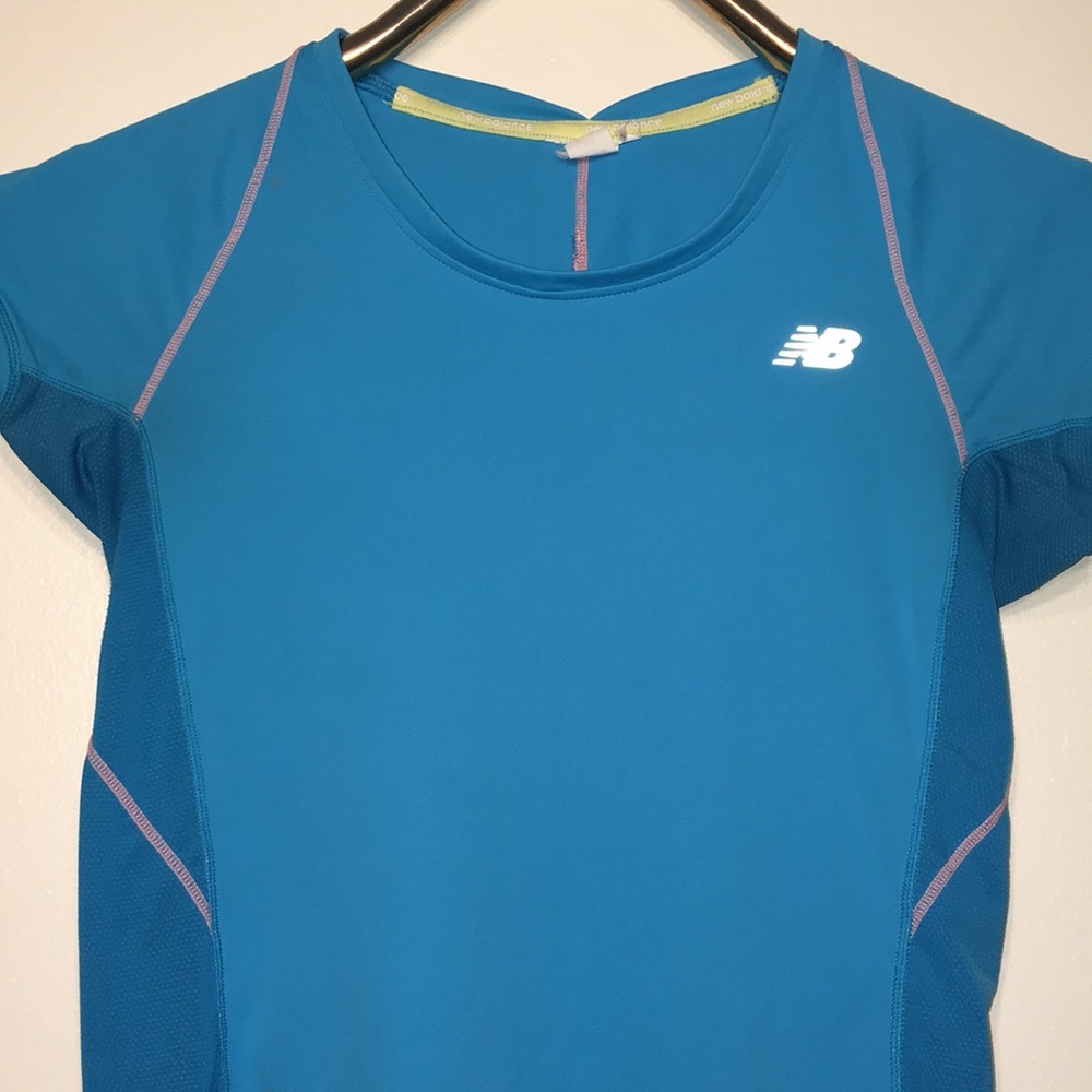 🔴New balance shirt Size XS read description